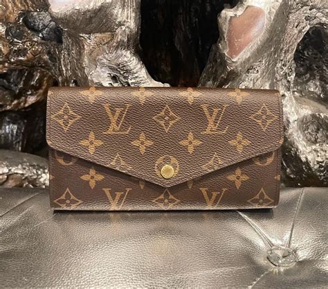 imitazione louis vuitton sarah wallet|louis vuitton wallet identification.